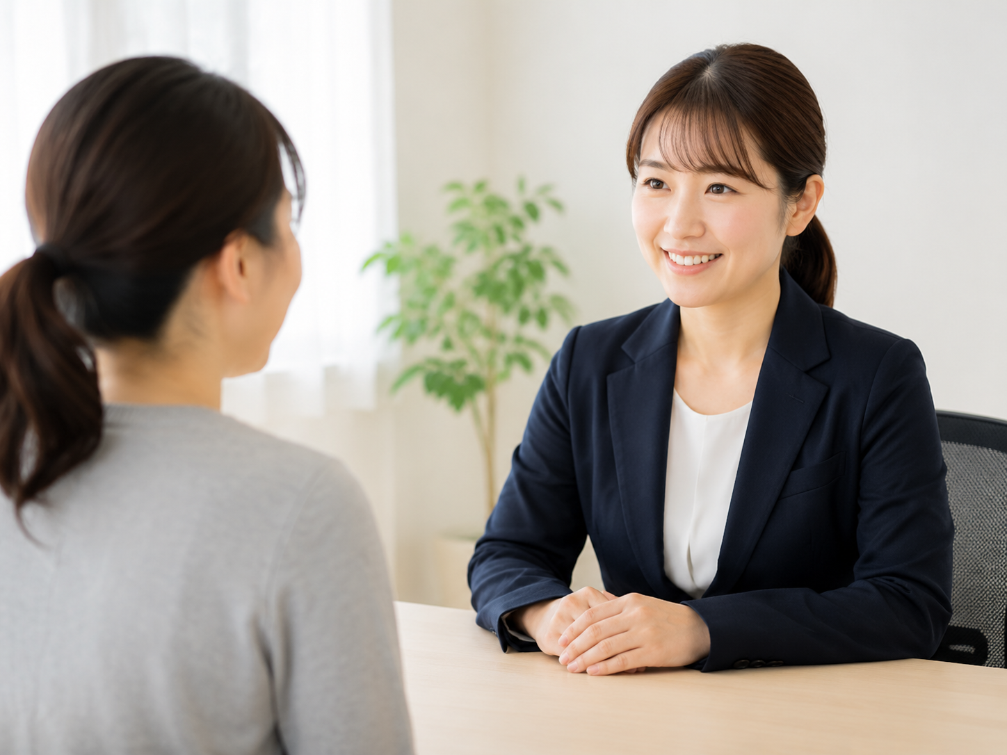 キャリアアドバイザーに相談している様子